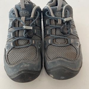 Keens hiking shoes